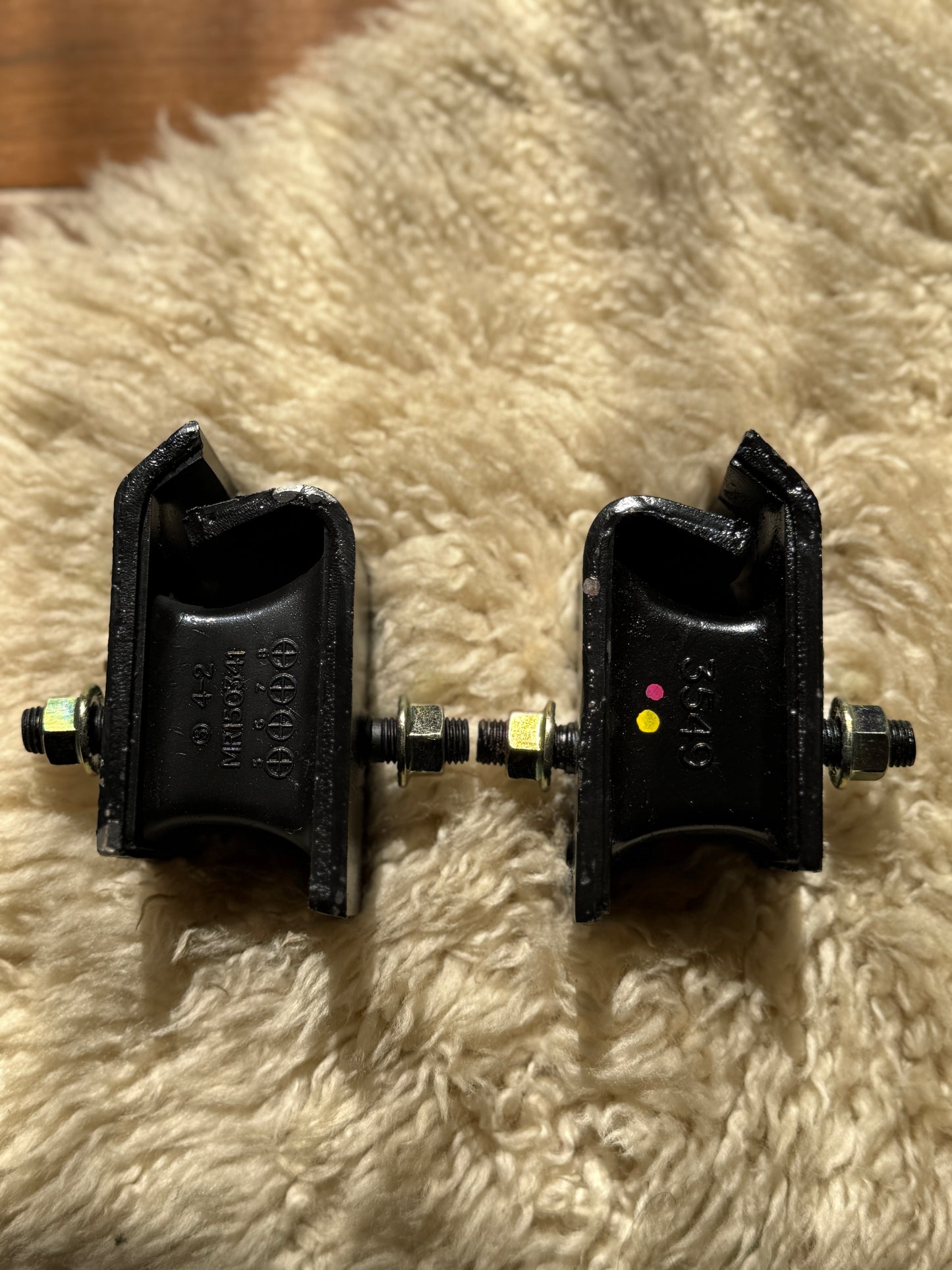 Mitsubishi Pajero Mini Engine Rubber Mounts Pair