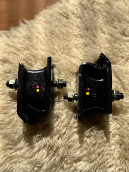 Mitsubishi Pajero Mini Engine Rubber Mounts Pair